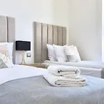 Intempo Residence By Leo Apartments